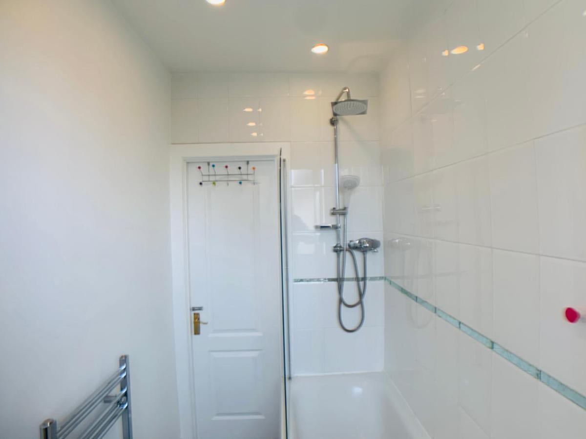 Maria- Bright And Modern City Center Apartment . เอดินบะระ ภายนอก รูปภาพ